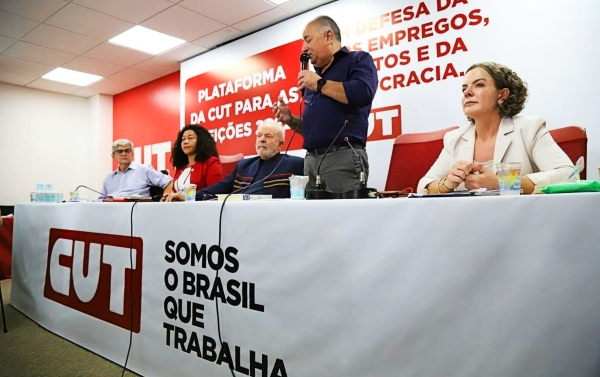 Em encontro com Lula, CUT lança plataforma para as Eleições 2022