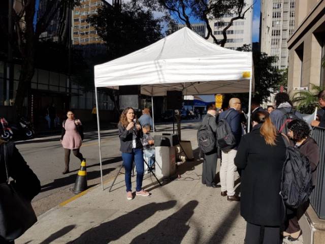 Bancários de todo o país paralisam agências no Dia do Basta