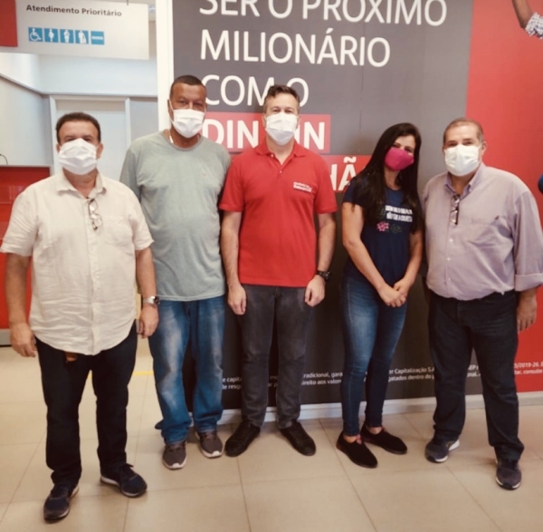 Sindicato dos Bancários da Baixada Fluminense reintegra mais uma funcionária do Santander