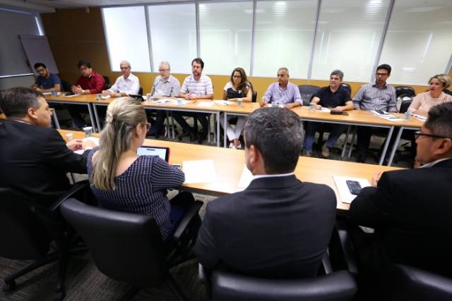 Coletivo Nacional de Saúde do Trabalhador discute medidas para prevenção de conflitos no ambiente de trabalho com Fenaban