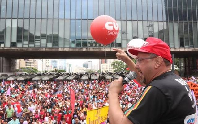 ‘Reforma trabalhista de Temer rebaixa direitos e tenta atingir os sindicatos’, diz CUT