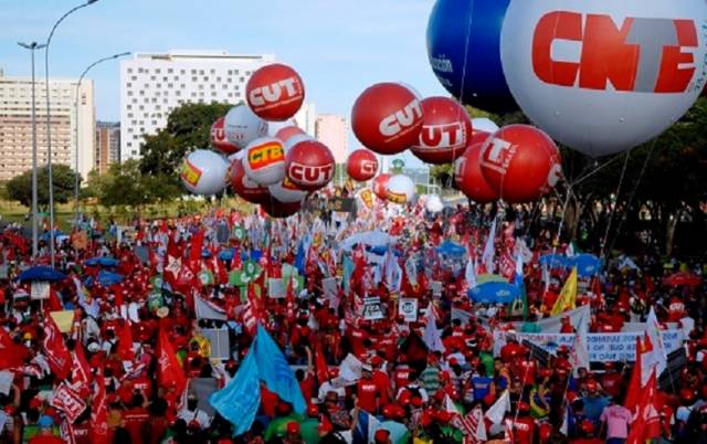 Trabalhadores na educação farão greve nacional em 13 de agosto