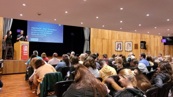 Sindicalistas debatem impactos da digitalização no sistema financeiro sobre trabalhadores