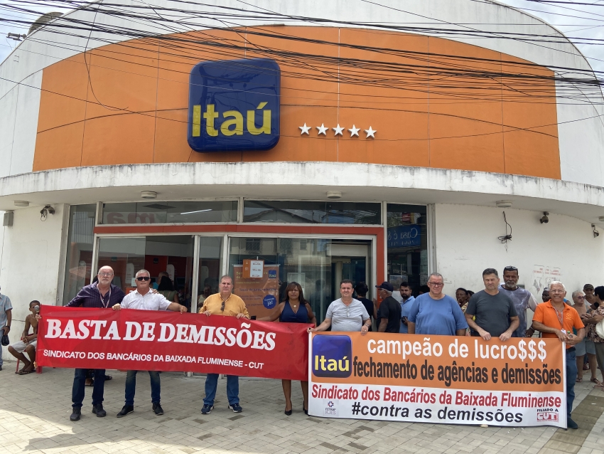 Sindicato dos Bancários da Baixada Fluminense protesta contra fechamento de agência em Engenheiro Pedreira