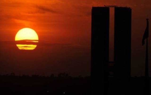 Fim do horário de verão vai no sentido oposto ao da crise ecológica mundial