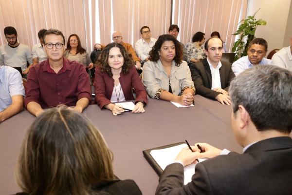 Começa reunião de negociações dos bancários com a Fenaban