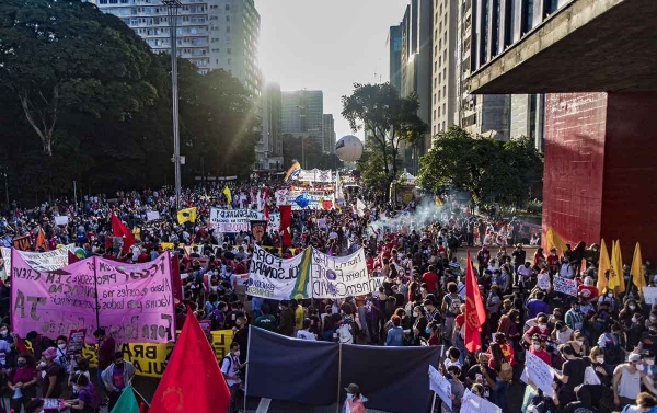 Movimentos sociais mobilizam-se para tomar as ruas do país no próximo sábado