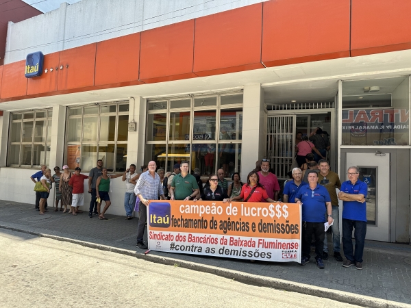 Sindicato protesta contra demissões no Itaú