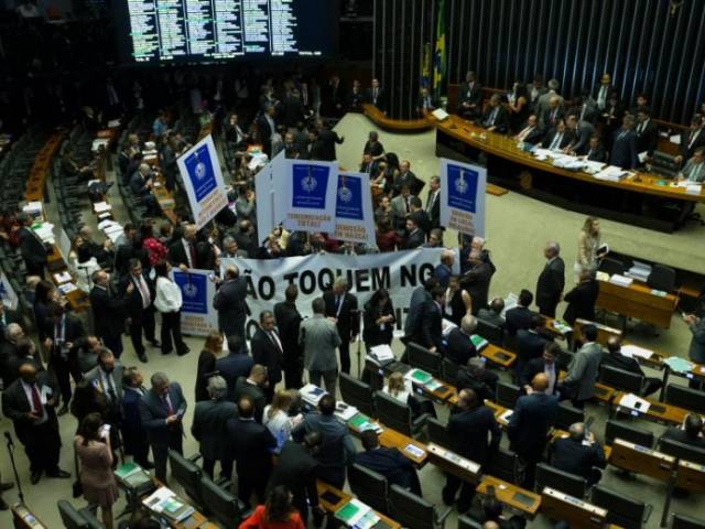 Um ano de vigência da reforma trabalhista: nada a comemorar