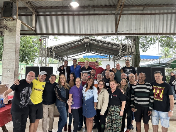 Alimentos recolhidos na festa são doados pelo Sindicato dos Bancários da Baixada Fluminense