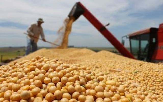 Saldo da balança comercial diminuiu no ano passado