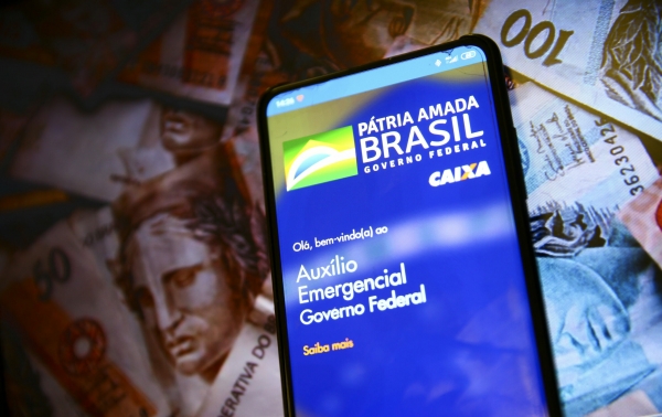 Calendário de saques do auxílio emergencial começa nesta sexta-feira