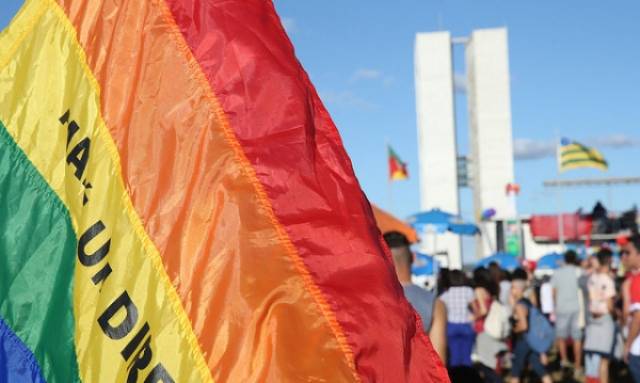 Orçamento para combate à homofobia é zero em 2017; Brasil lidera assassinato de LGBTs