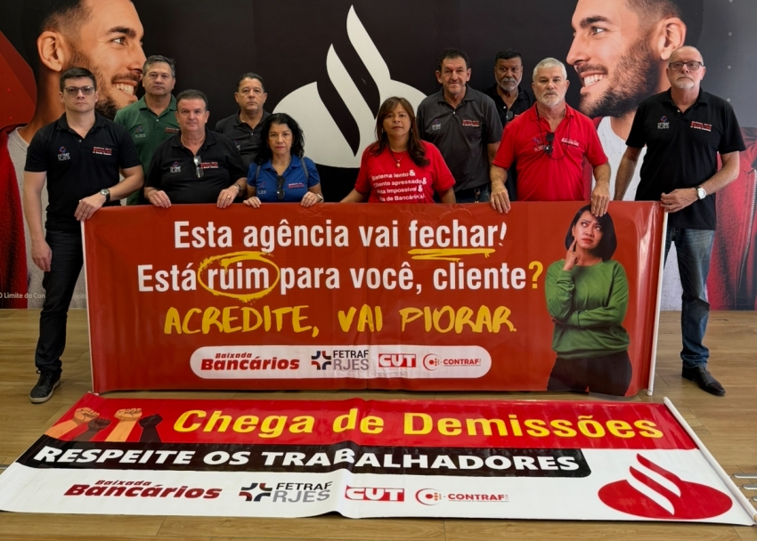 Sindicato protesta contra fechamento de agência do Santander em Belford Roxo