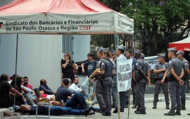 Salário de contratado em banco é 57% do rendimento de demitido