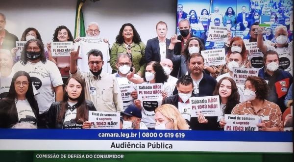 Bancários conseguem barrar debate sobre abertura dos bancos aos sábados e domingos