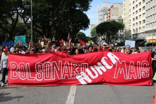 “Bolsonaro nunca mais” ecoou nas ruas e nas redes no último sábado (9)