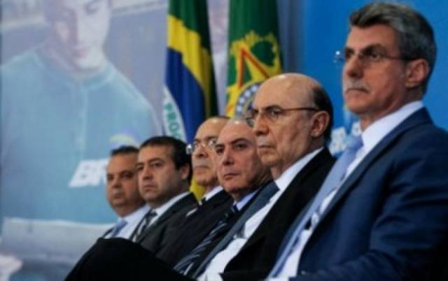 Trabalhadores com carteira assinada podem ser prejudicados pela reforma de Temer