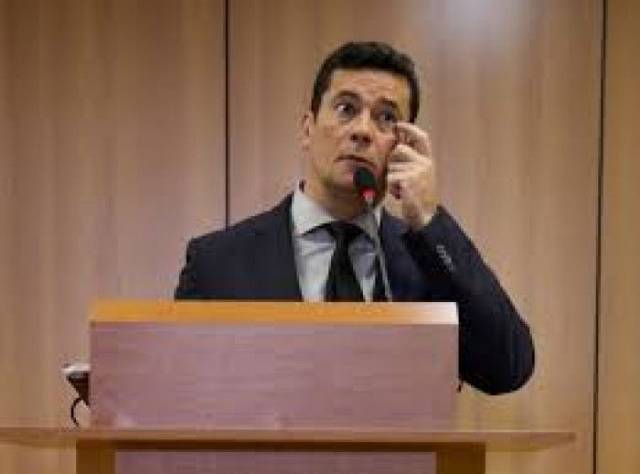 Moro apresenta pacote de medidas que privilegia a elite social e política conservadora do país