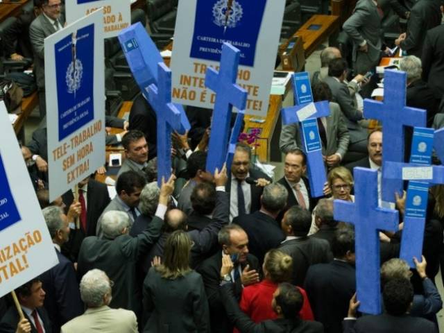 Reforma trabalhista não traz um único avanço