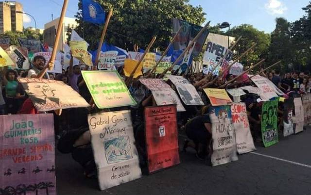 Estudantes confirmam atos em Brasília e 23 capitais contra cortes na educação na quinta-feira