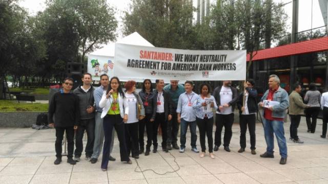 Bancários do Santander no Brasil vão às ruas para defender à Liberdade Sindical de colegas norte americanos