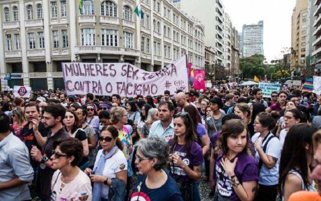 Candidatos conservadores representam mais retrocessos para as mulheres