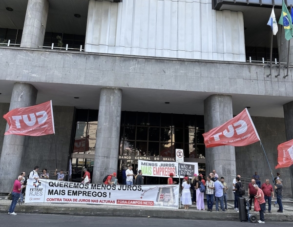 Trabalhadores voltam a protestar por queda na Selic nesta terça (31)
