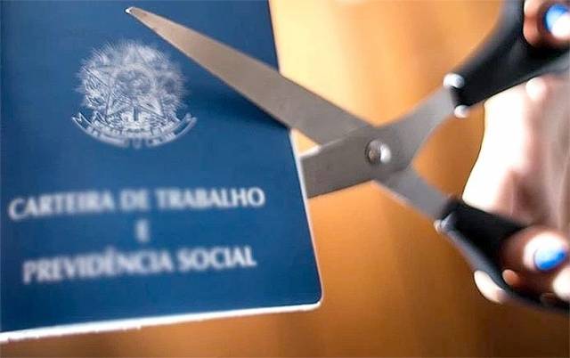 Mercado de trabalho só abre vagas sem carteira. Desalento atinge 4,7 milhões