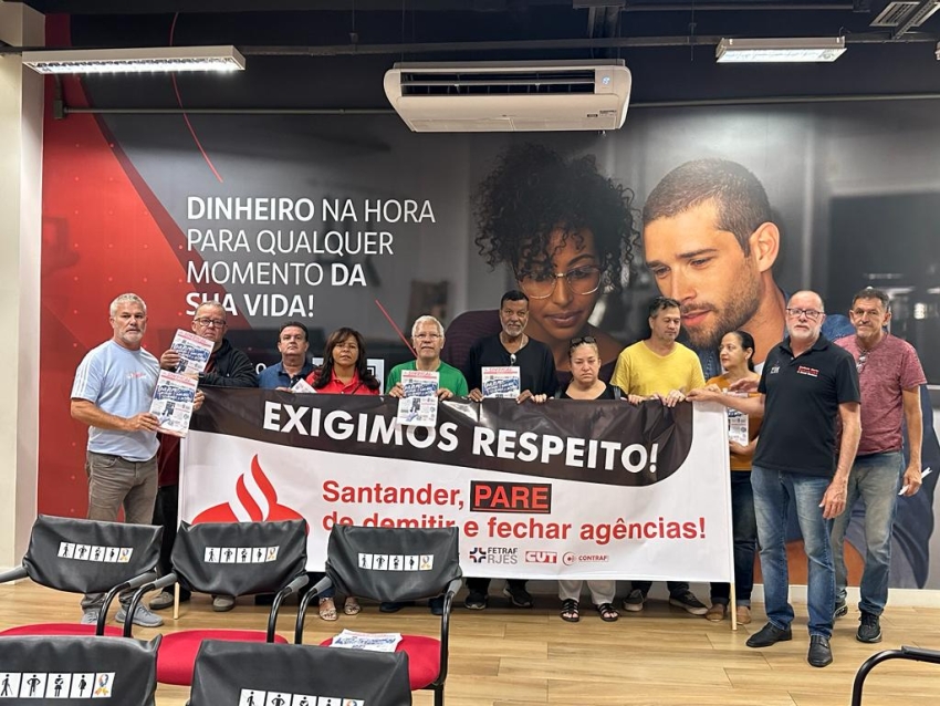 Sindicato dos Bancários da Baixada Fluminense protesta por "Mais Agências, Mais Bancários e Mais Segurança" no Santander