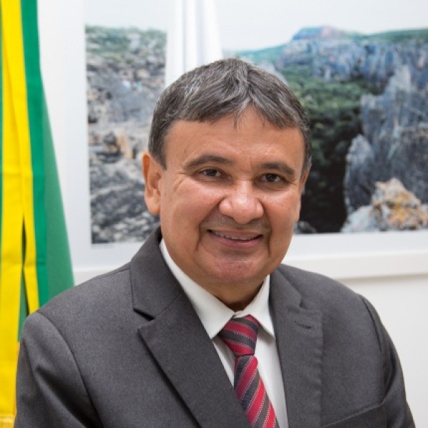 Novo Ministro do Desenvolvimento Social, Wellington Dias, já fez parte da Fenae