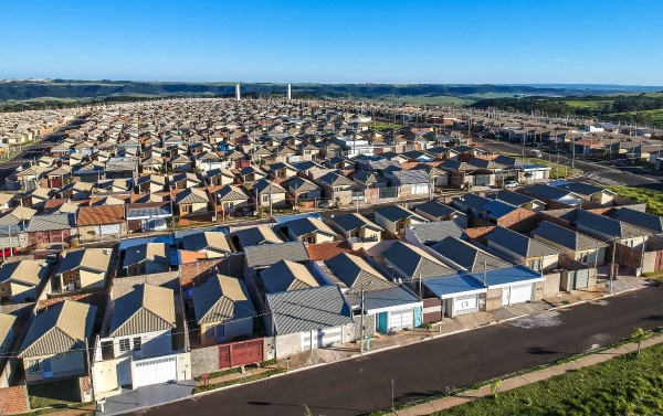 Saques do Fundo de Garantia vão prejudicar habitação popular e trabalhador de baixa renda