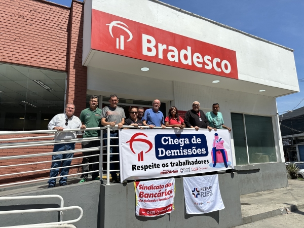 Sindicato protesta contra transformação de agência para unidade de negócios no Bradesco