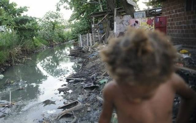 Dois anos do Teto Gastos: Brasil vive volta da mortalidade e o aumento da pobreza