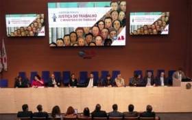 Em audiência, fim da Justiça do Trabalho é visto como &#039;ameaça à democracia&#039;